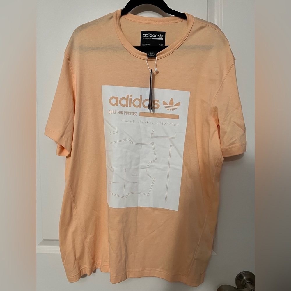 Adidas (NWT) unisex size medium Coral color
